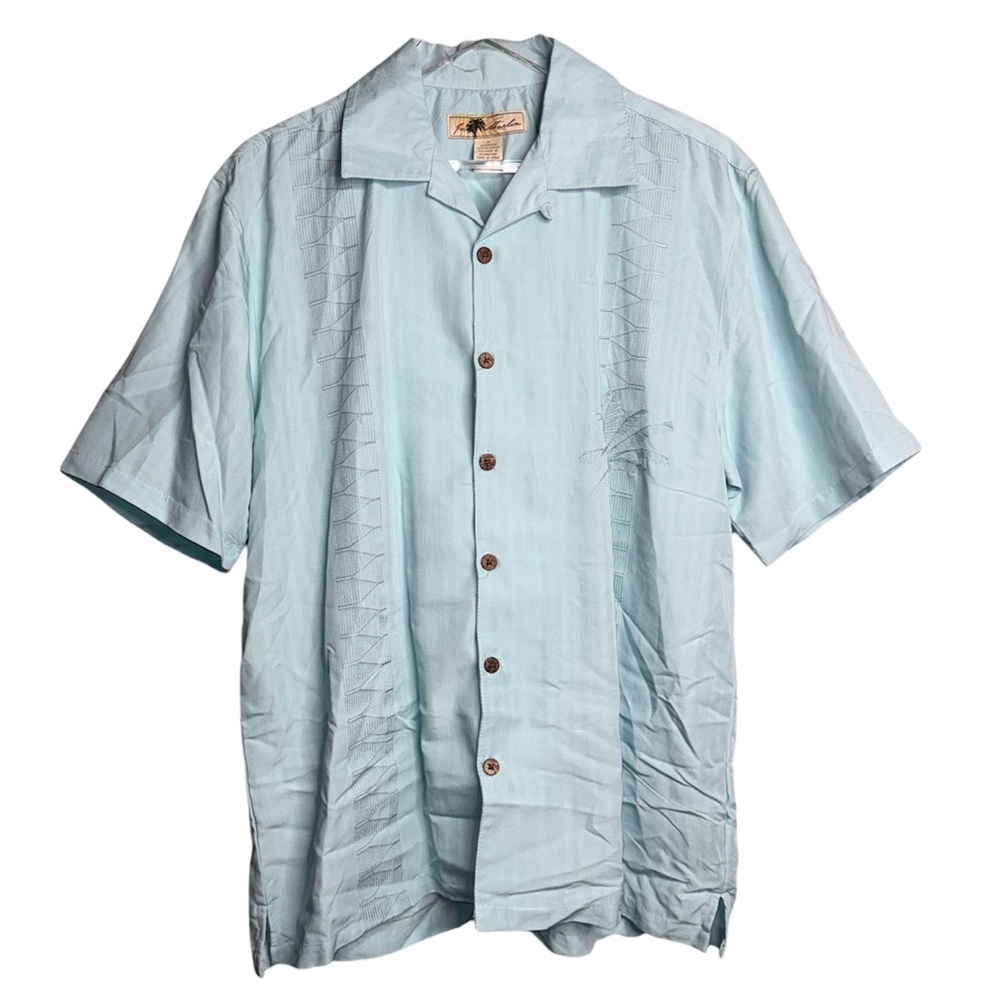 Light Blue Short Sleeve Shirt with Button-Up Front